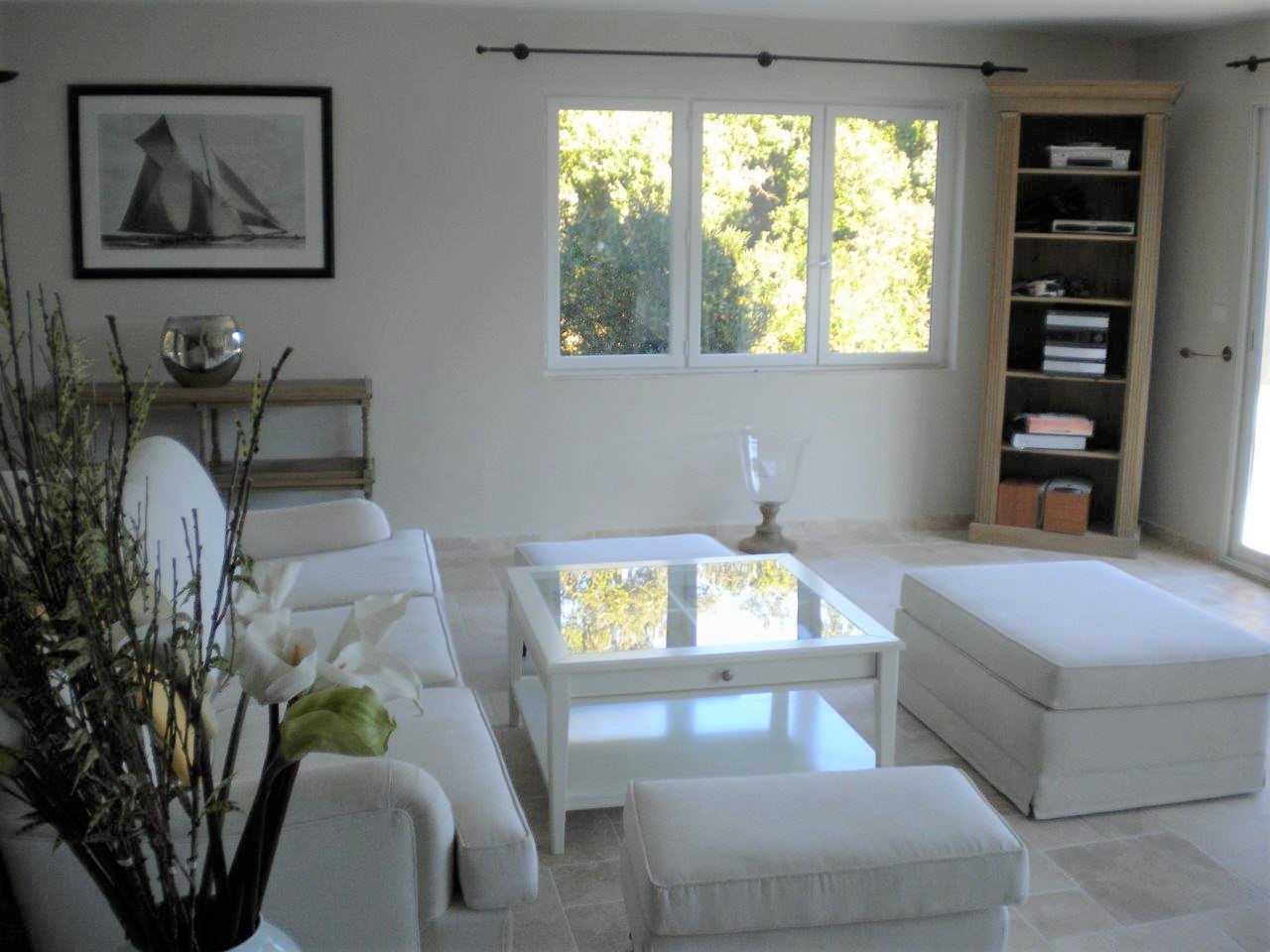 Livingroom 1.jpg