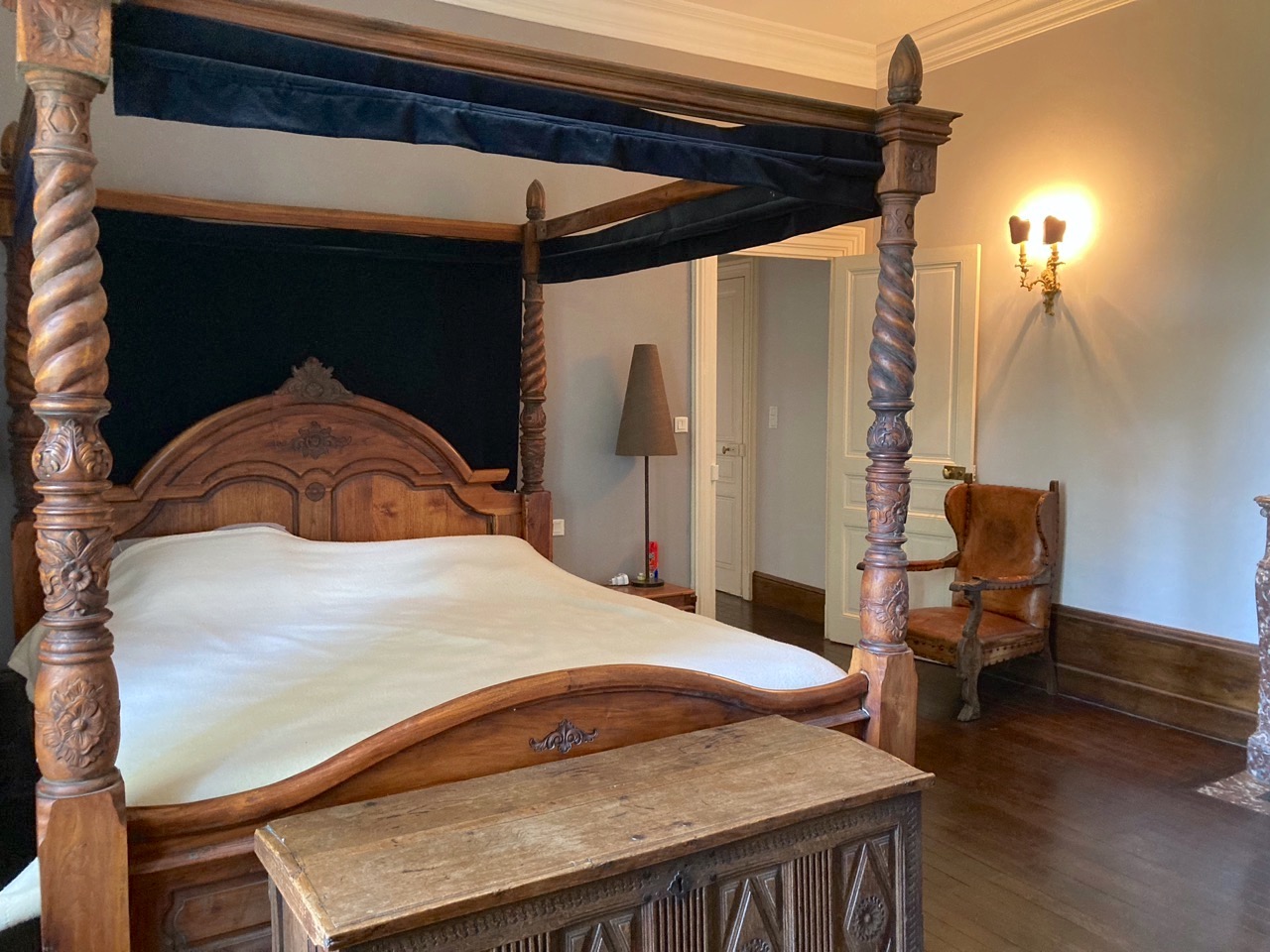 M-bed blue A.jpg
