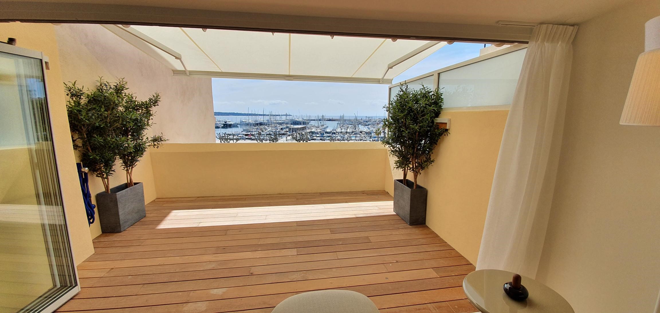 terrasse 5 avec store.jpg