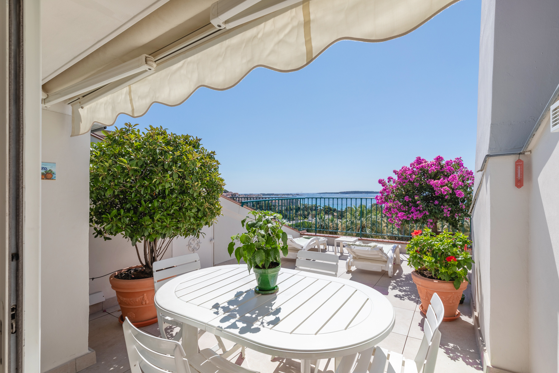 AICI 4783385. Bord terrasse.jpg