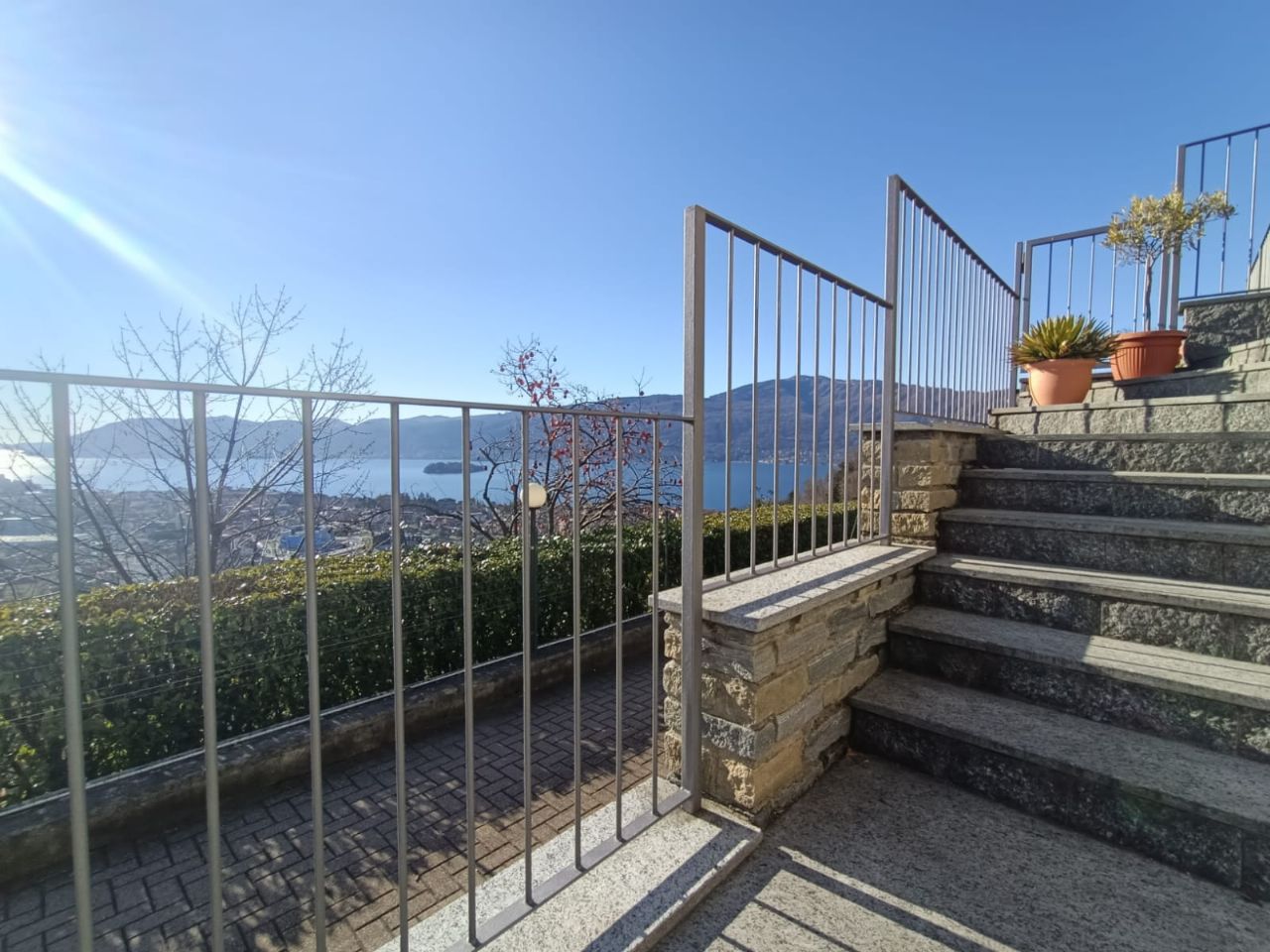 verbania-pallanza-appartamento-vista-lago-garage-giardino-51988b.jpeg