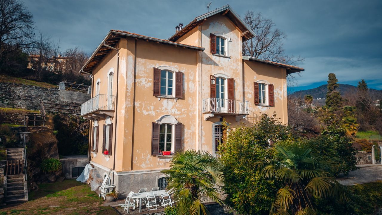 verbania-biganzolo-villa-epoca-vista-lago-350mq-giardino-60560b.jpg