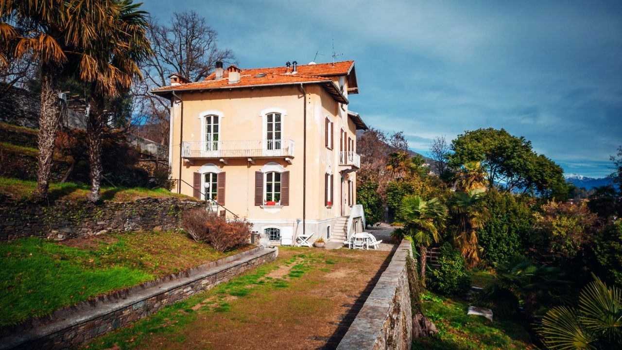 verbania-biganzolo-villa-epoca-vista-lago-350mq-giardino-60558b.jpg