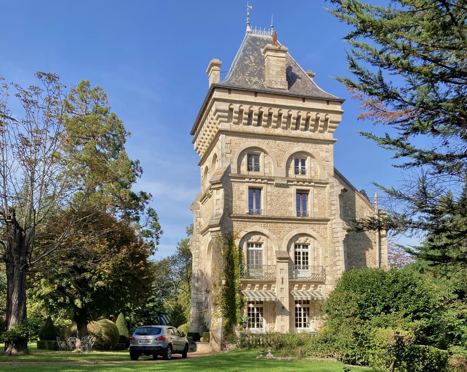 Chateau 1 crop.jpg
