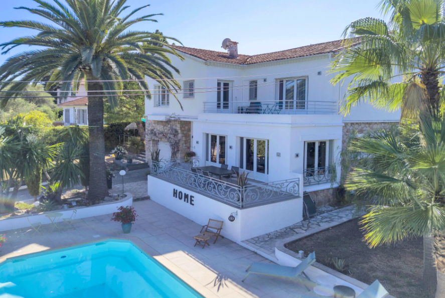 Bienvenue 15708 Ute m pool.png