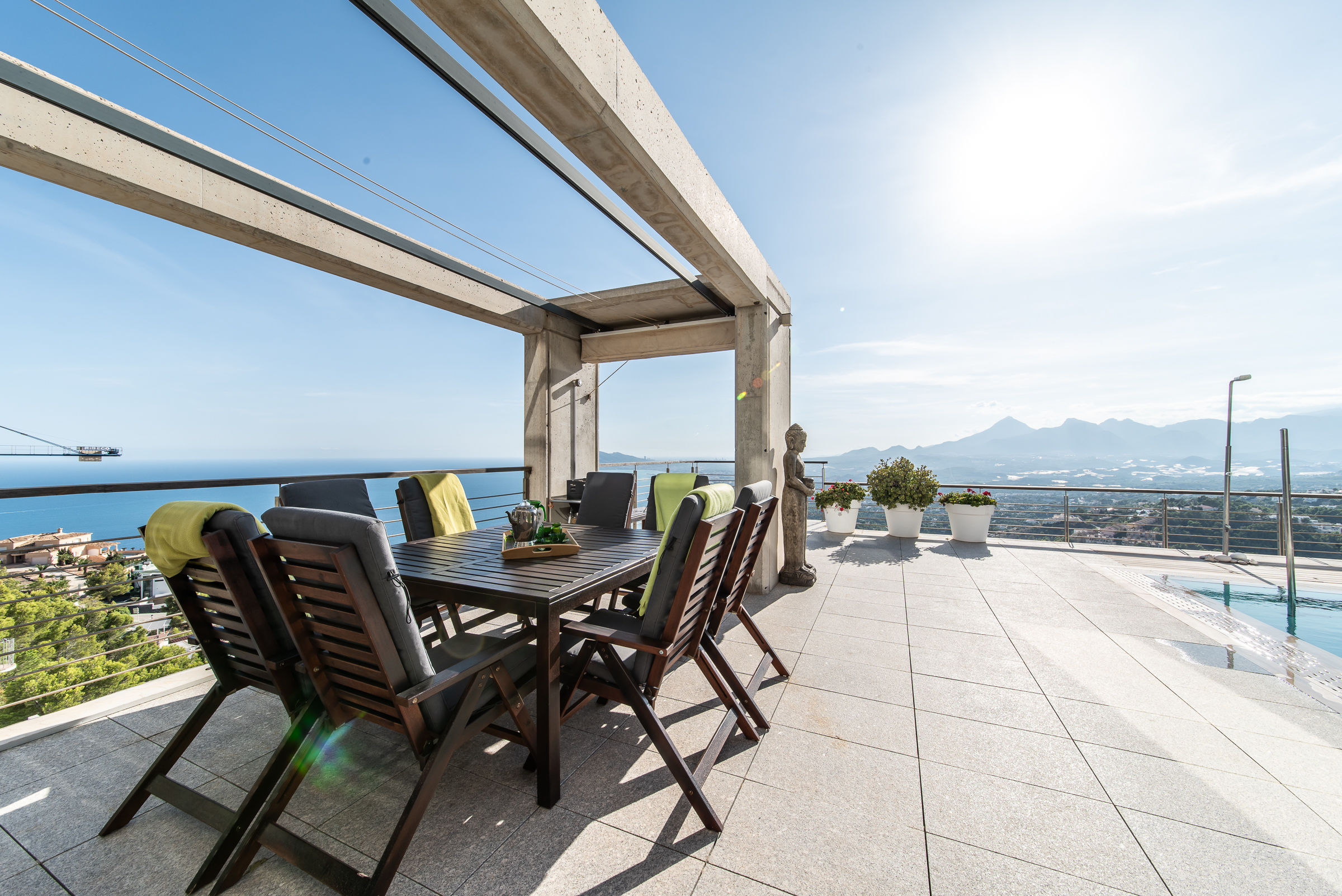 terrasse med utsikt.jpg