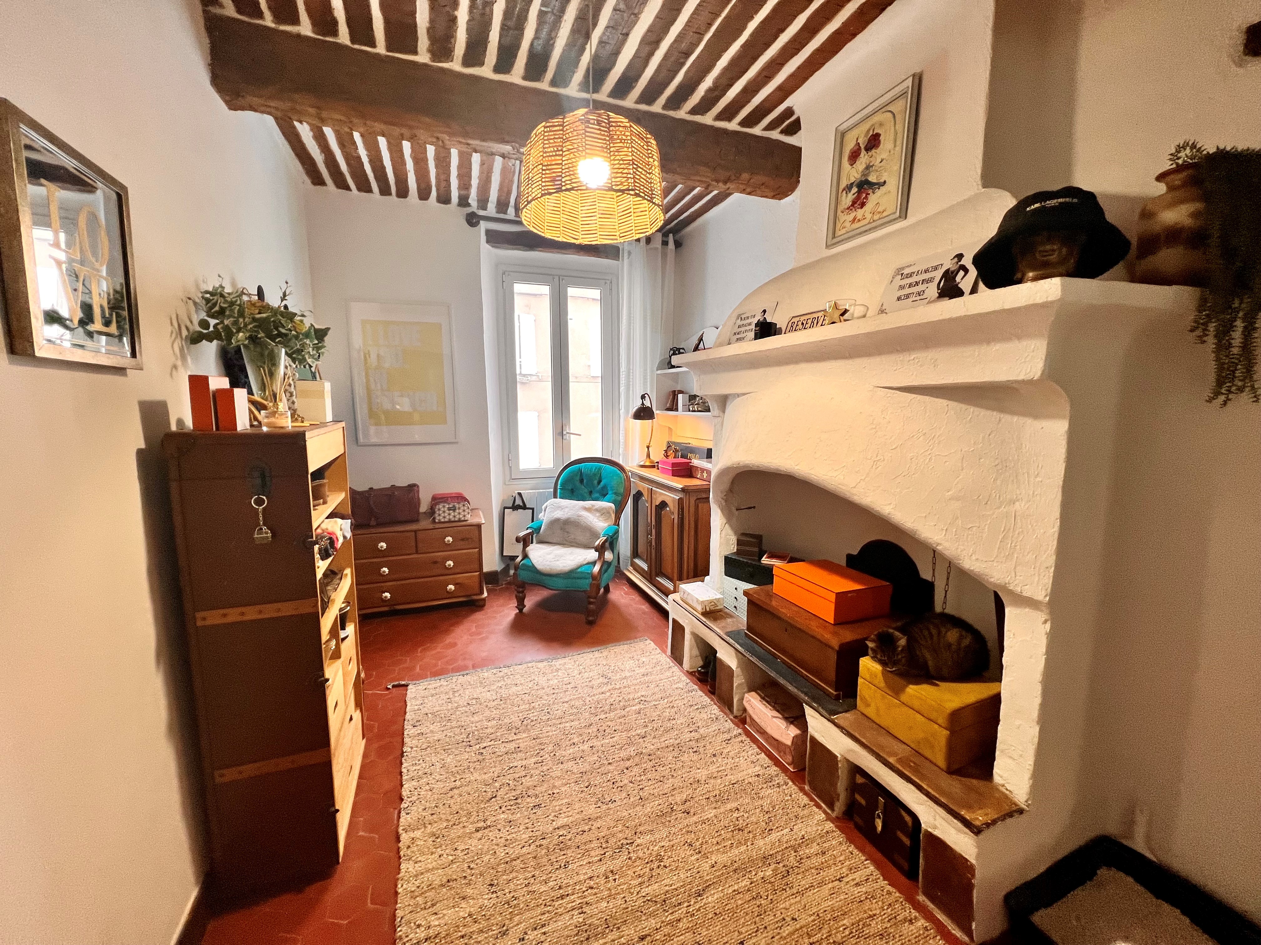 DRESSING BUREAU 2.jpg