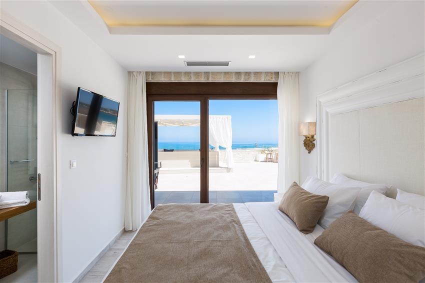 bedroom 6.jpg