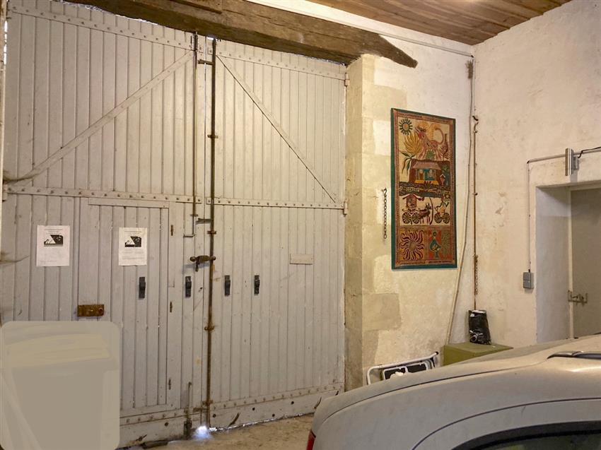 15 GARAGE1.jpg