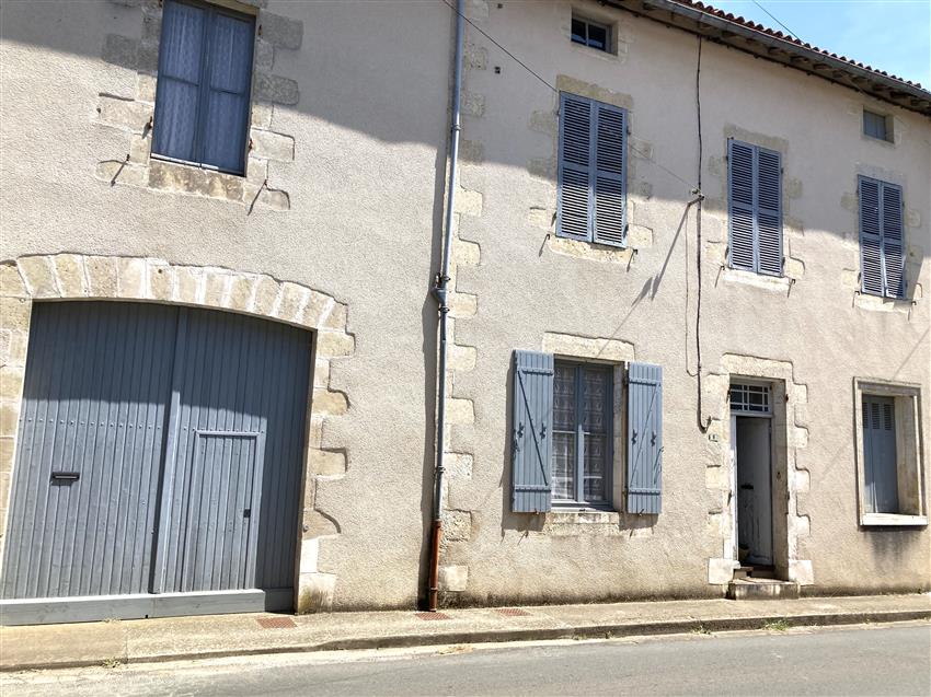 18 FACADE1.jpg