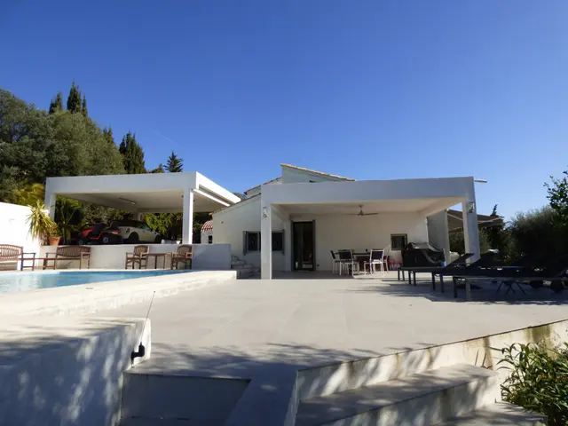 4-bedroom villa in Opio, France