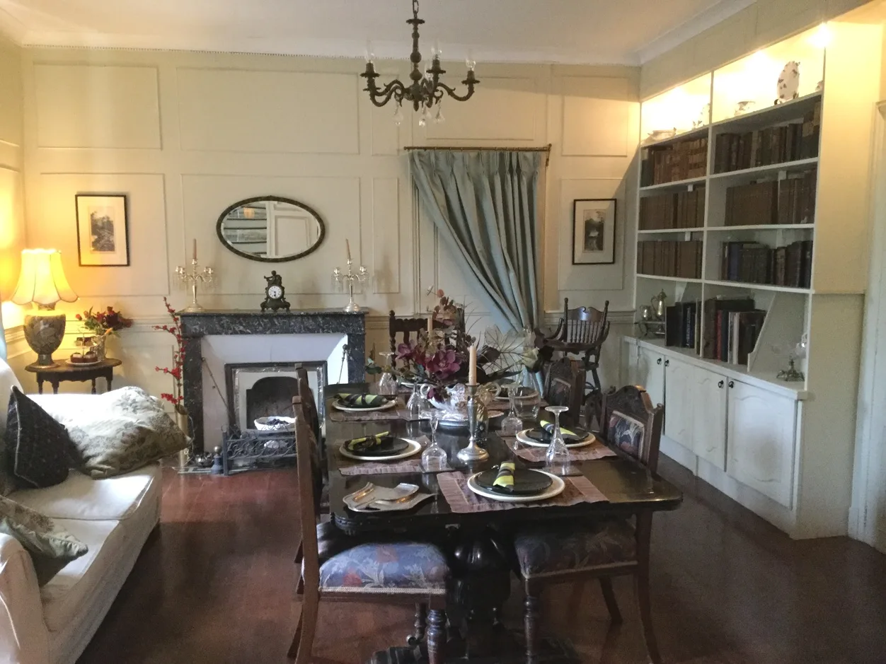 099 Dining.jpg