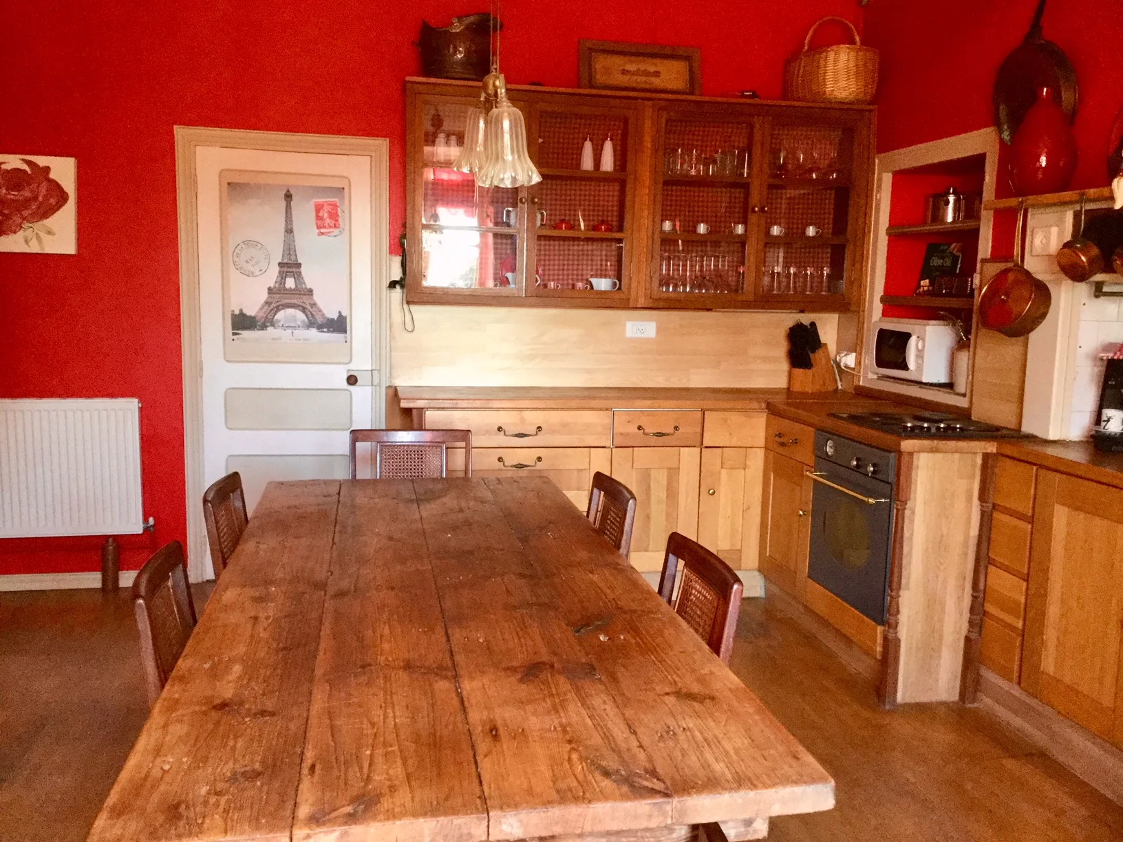 099 Kitchen.jpg