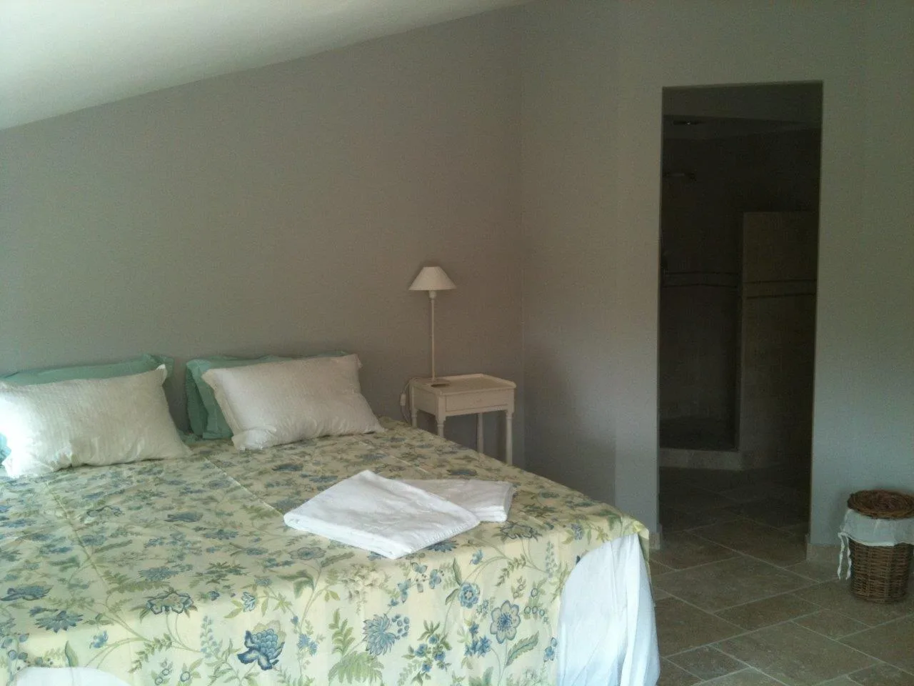 Bedroom 2ndfloor.jpg