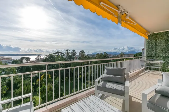 2-bedroom apartment in Cannes, France