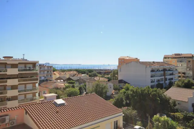 3-bedroom apartment in Cannes, France