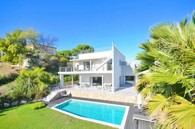 5-bedroom villa in Cannes, France