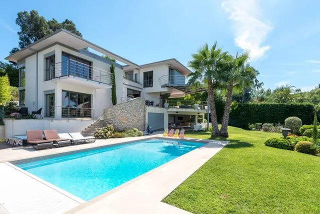 5-bedroom villa in Cannes, France