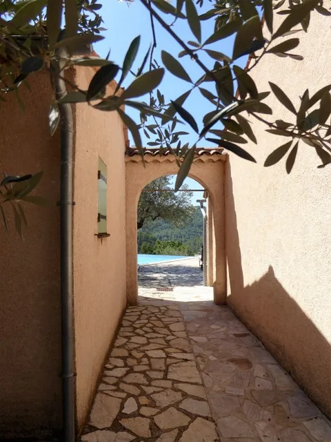 passage entre maison et annexe.JPG