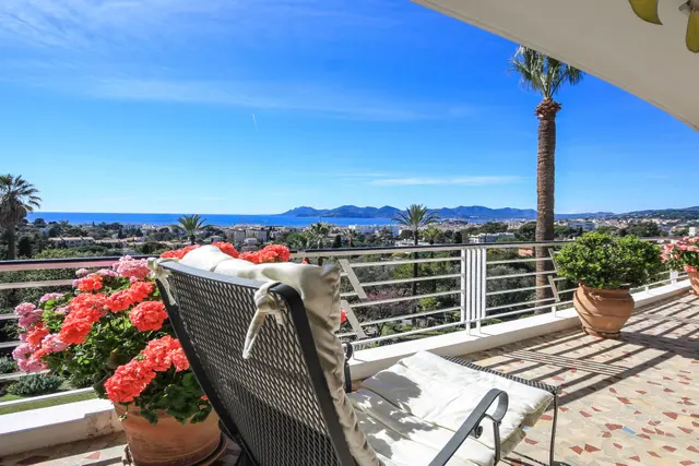 2-bedroom apartment in Cannes, France