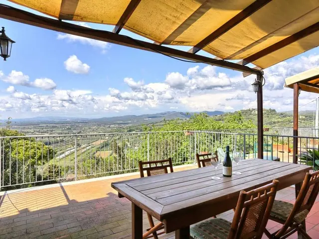 3-bedroom apartment in Castagneto Carducci, Italy