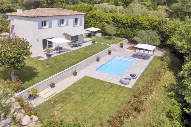 Mougins | Nyere villa med fire soverom beliggende nær golfbane