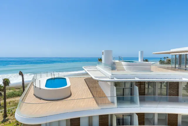 3-bedroom apartment in Estepona, Spain