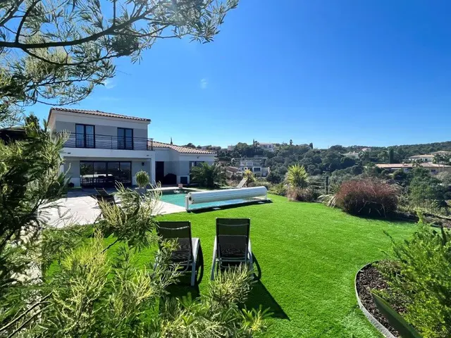 4-bedroom villa in St. Aygulf, France