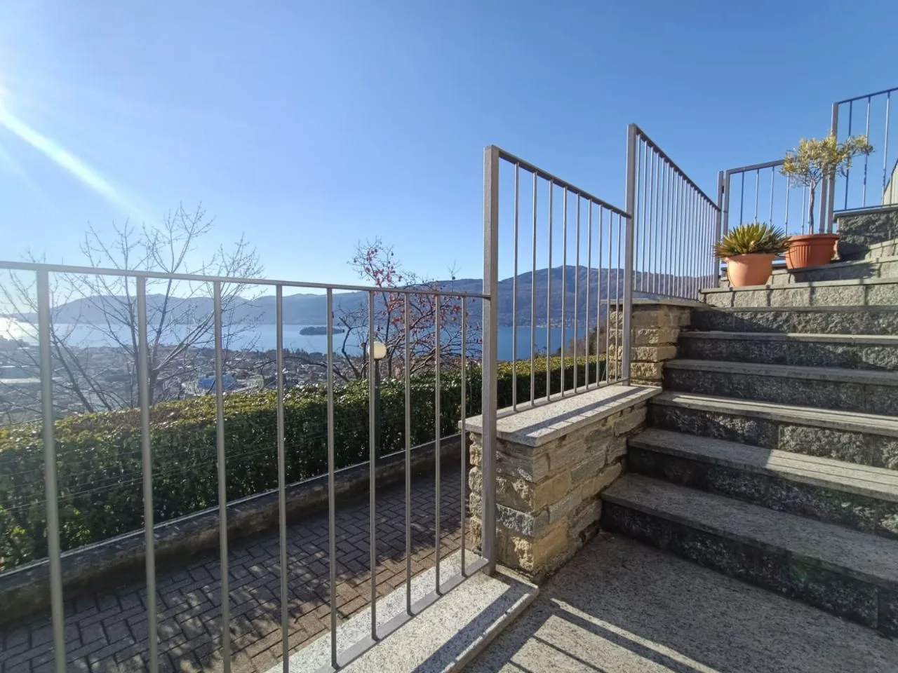 verbania-pallanza-appartamento-vista-lago-garage-giardino-51988b.jpeg