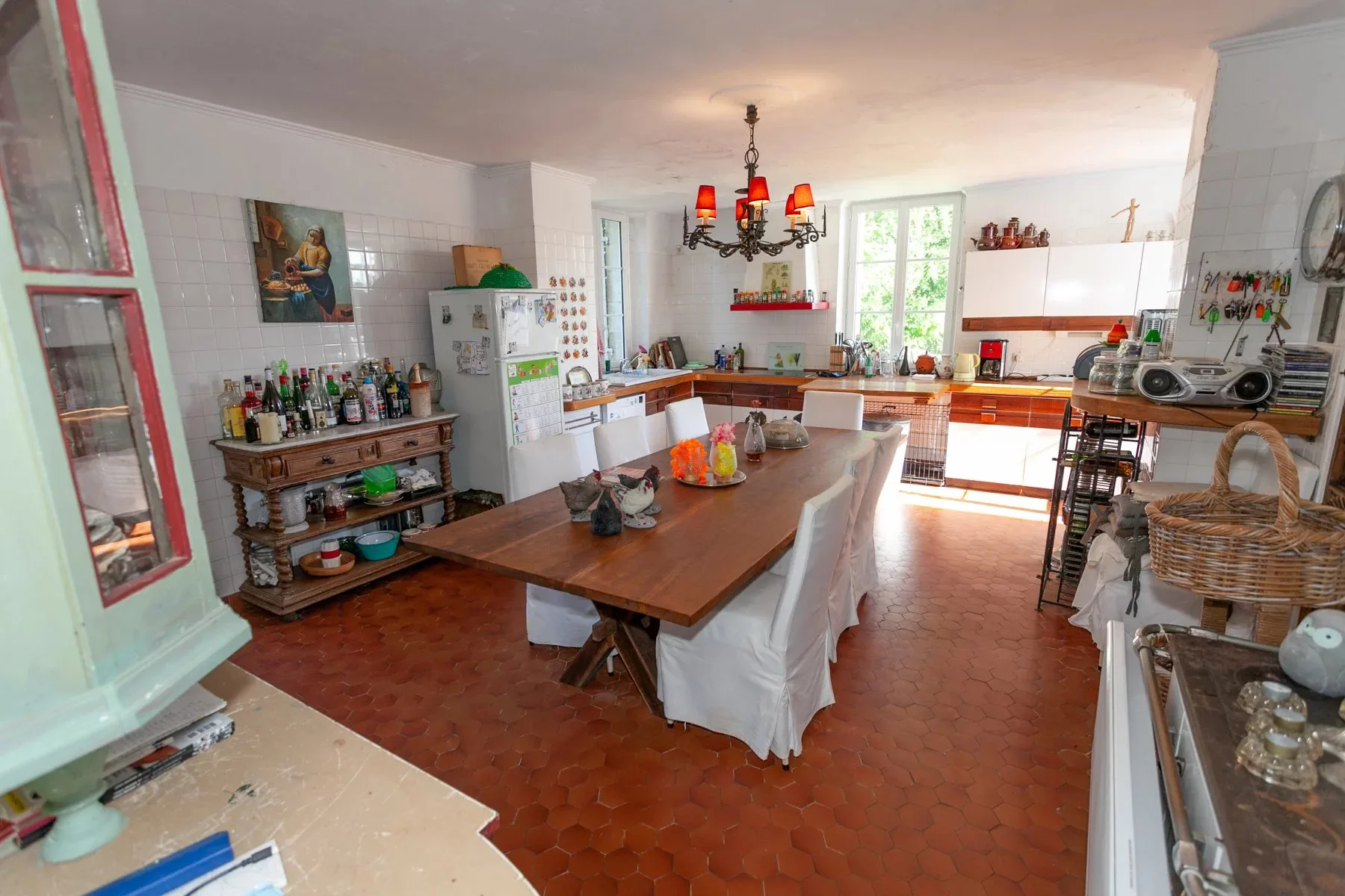 9 Kitchen.jpg