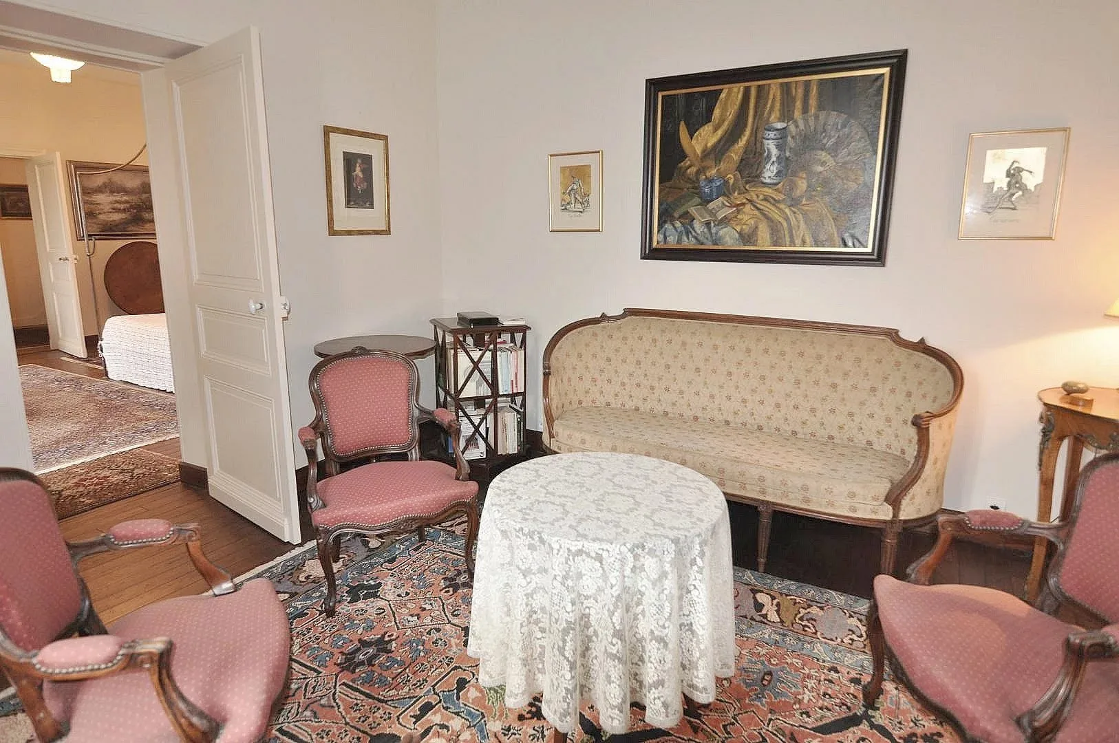 14b Salon 2 bedroom.jpg