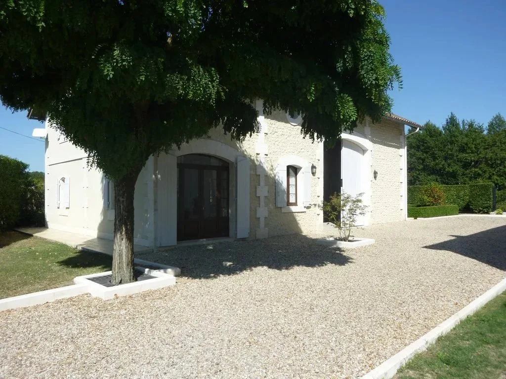 22 Gatehouse B.jpg