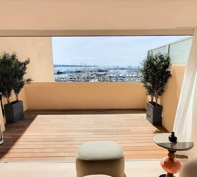 Cannes | Flott toppleilighet/dupleks med terrasse og havutsikt