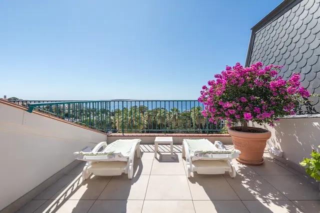 3-bedroom apartment in Cannes, France