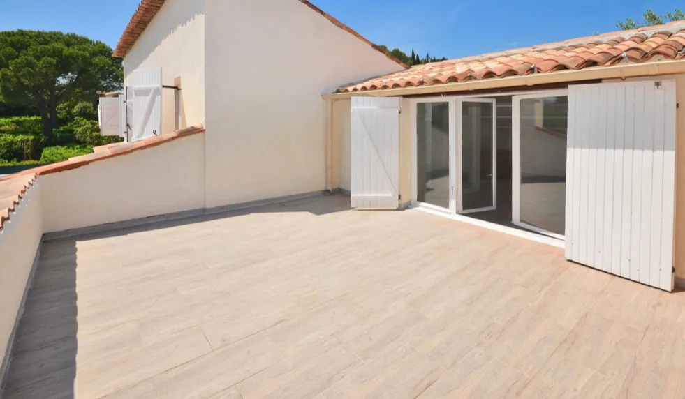 Terrasse oppe Bienvenue 9133.png