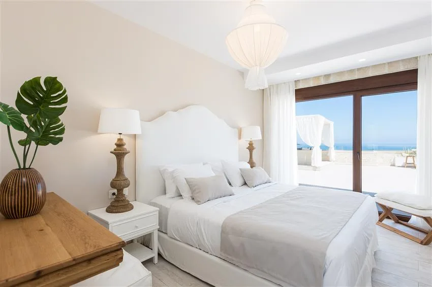 bedroom 4.jpg