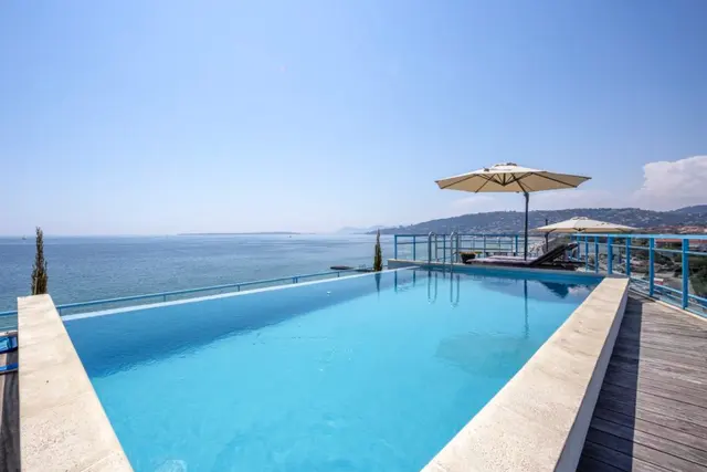 2-bedroom apartment in Juan les Pins, France