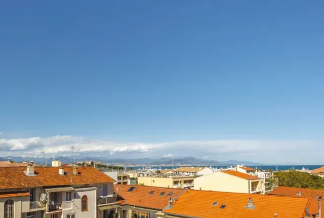 3-bedroom apartment in Antibes, France