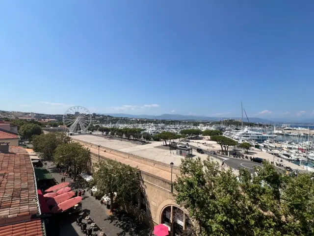 3-bedroom apartment in Antibes, France