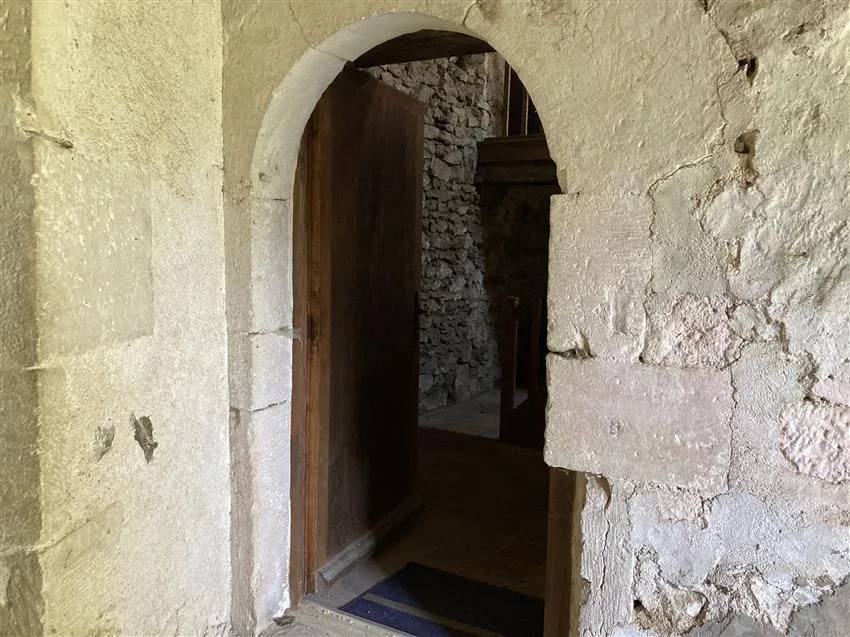 4 FOYER ENTRANCE.jpg