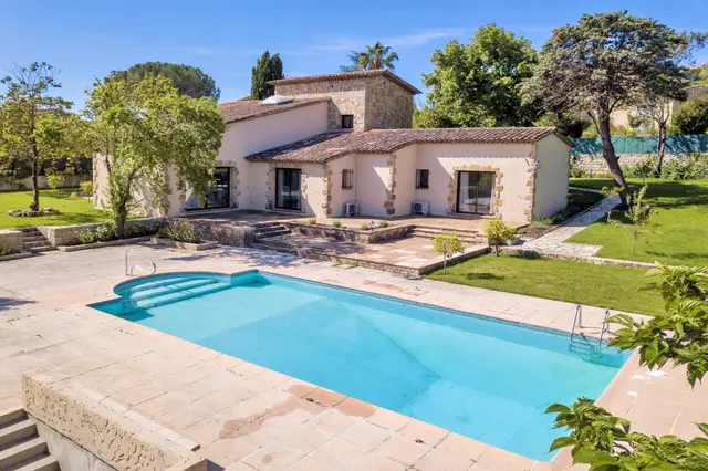 5-bedroom villa in Valbonne, France