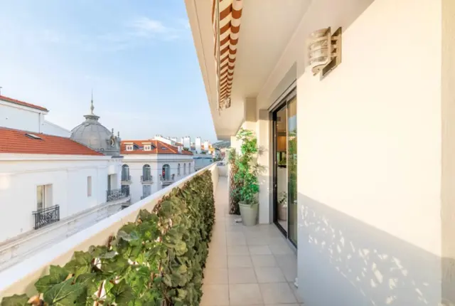 2-bedroom apartment in Cannes, France