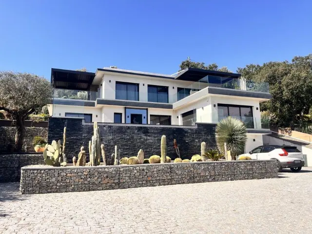 St aygulf | Lekker moderne villa med havutsikt