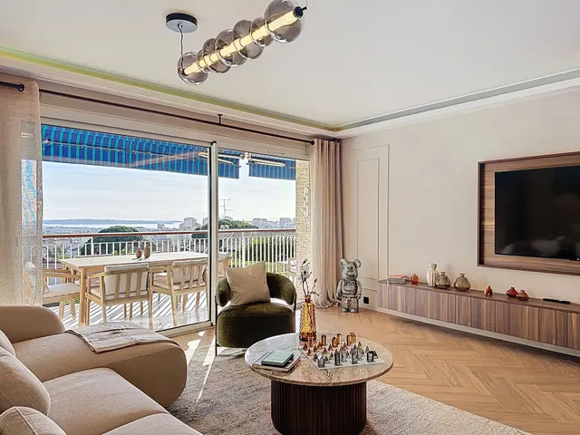 2-bedroom apartment in Cannes, France