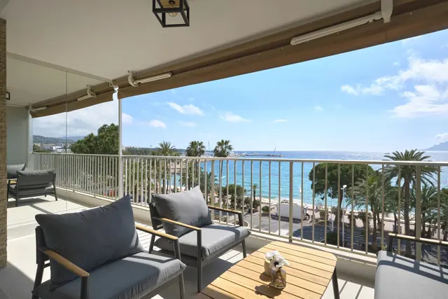 2-bedroom apartment in Cannes, France