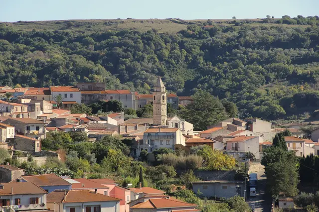 Autentisk enebolig i et ekte Sardinia i byen Mara
