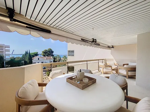 3-bedroom apartment in Cannes, France