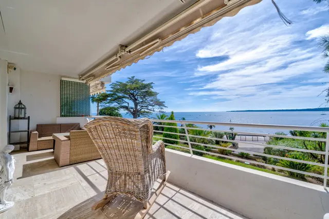 2-bedroom apartment in Cannes, France