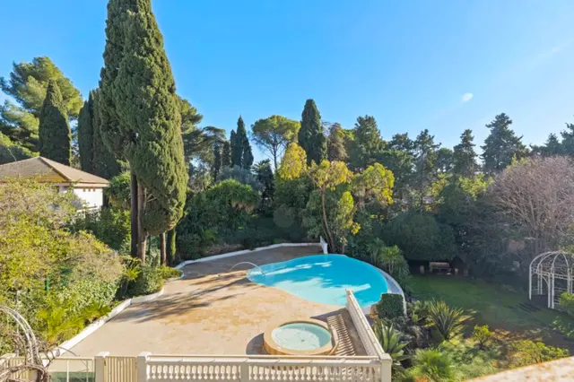 3-bedroom apartment in Cannes, France