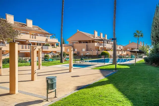 3-bedroom apartment in Elviria, Spain